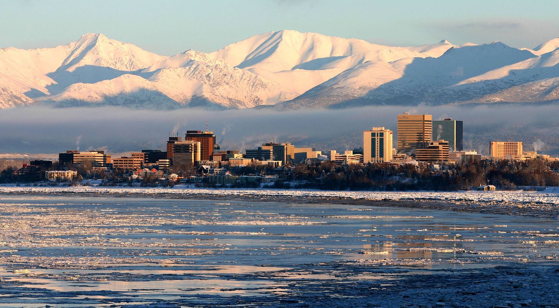 Anchorage_from_Earthquake_Park.jpg