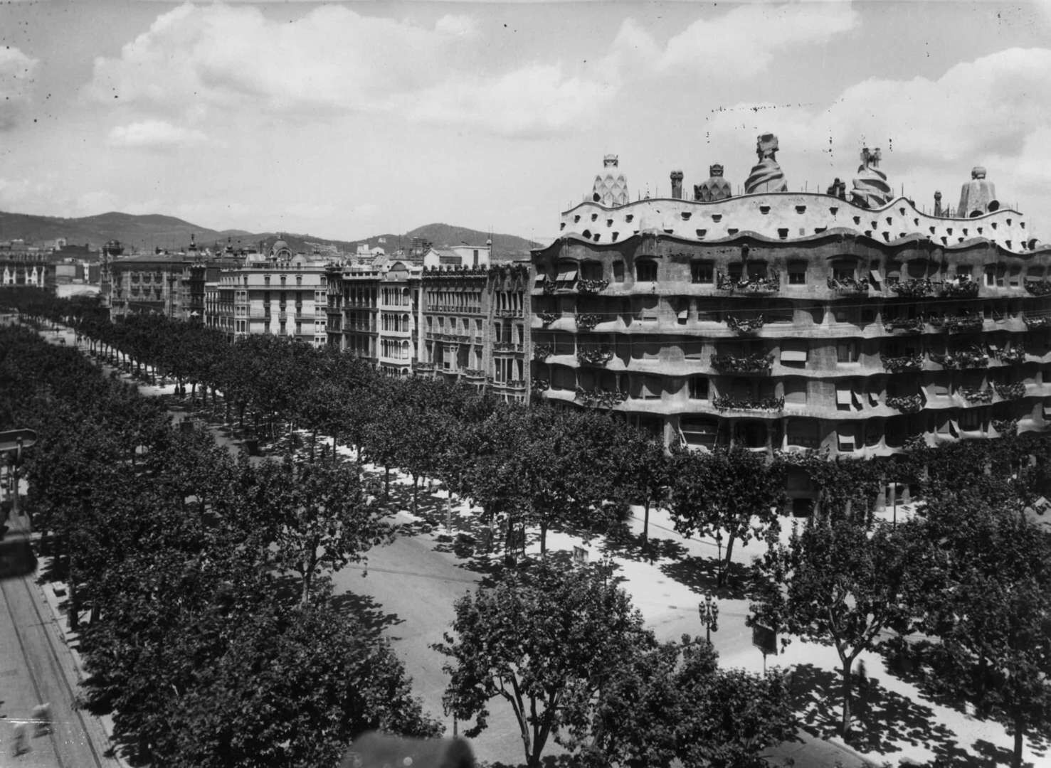 BARCELONA-2.jfif