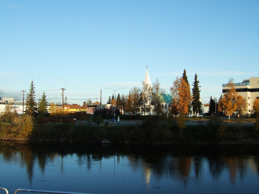 Downtown_Fairbanks_Chena_River.jpg